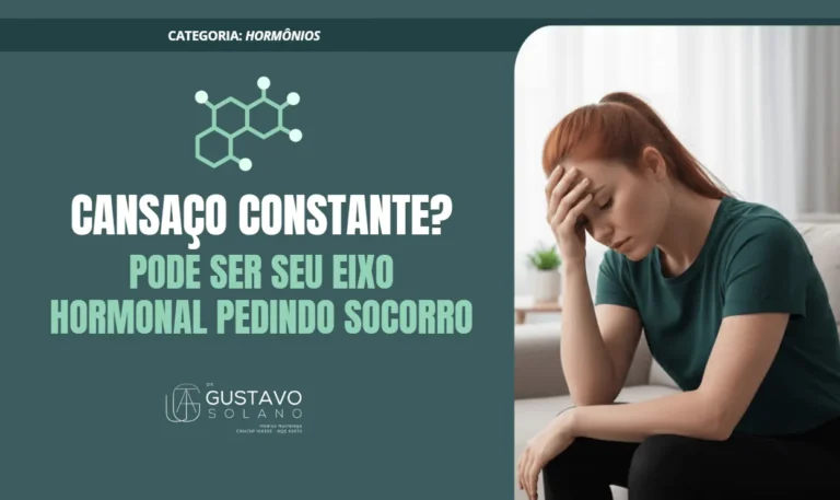Mulher sentada com expressão de cansaço, apoiando a cabeça na mão, simbolizando exaustão e possível desequilíbrio hormonal.